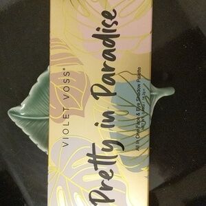 All in one face and eyeshadow Palette